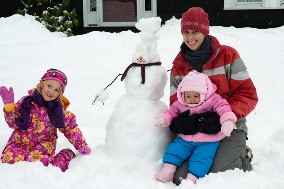 We Built A Snowman With Aunt Sara!